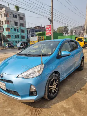 Toyota Aqua . 2013