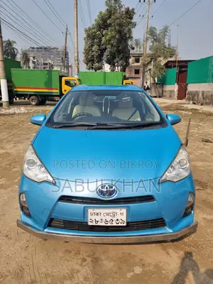 Toyota Aqua . 2013