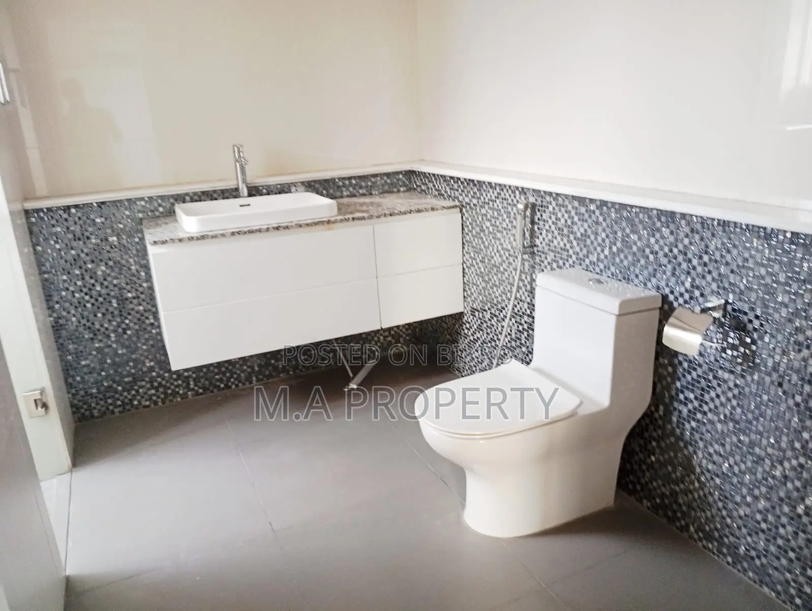 Rent Apartment 4500sqft 4-Bed 2-Carpark Gulshan