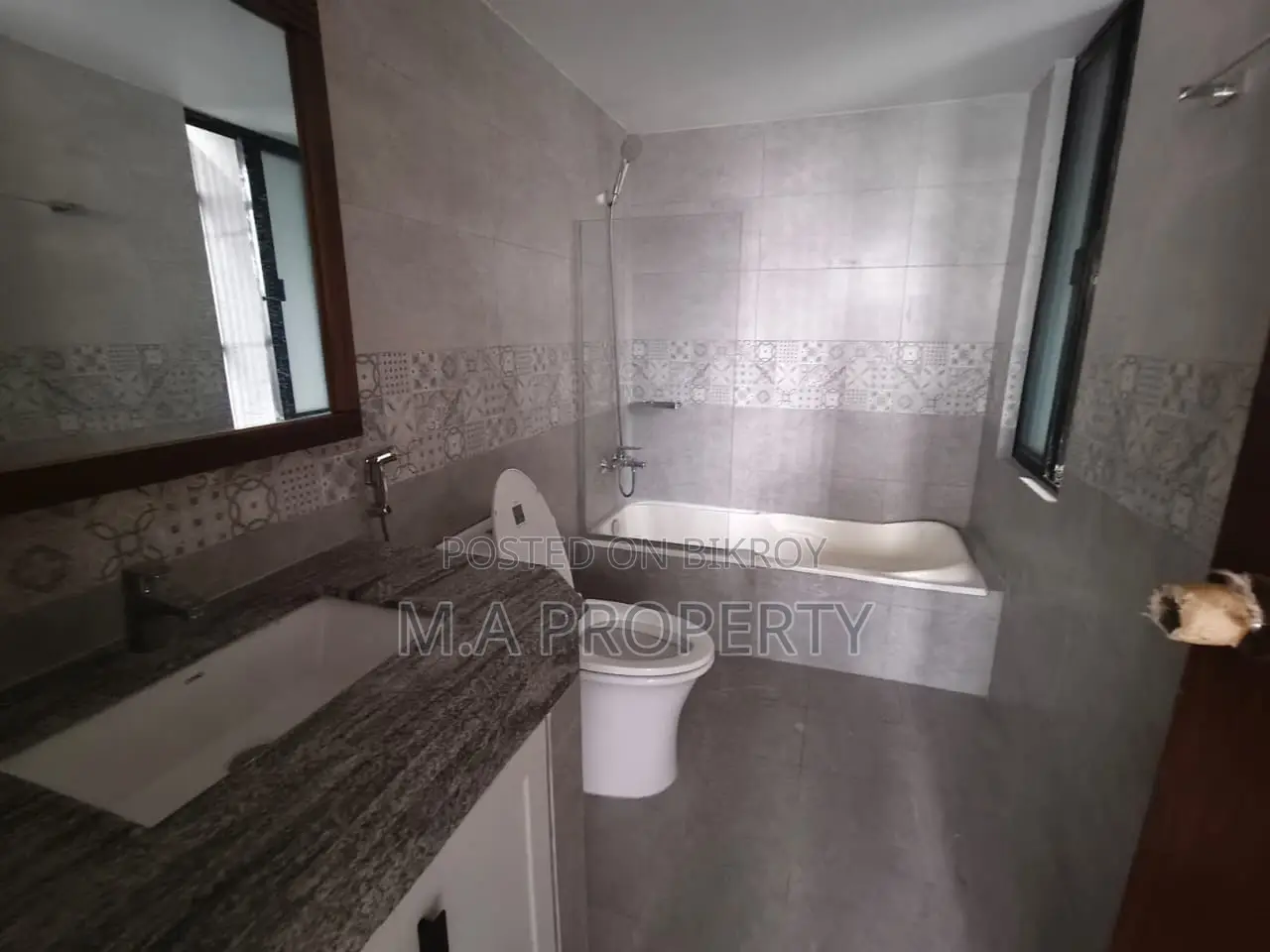 Rent Apartment 4500sqft 4-Bed 2-Carpark Gulshan