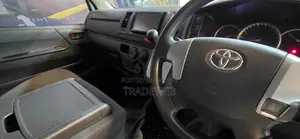 Toyota HiAce 2020 White