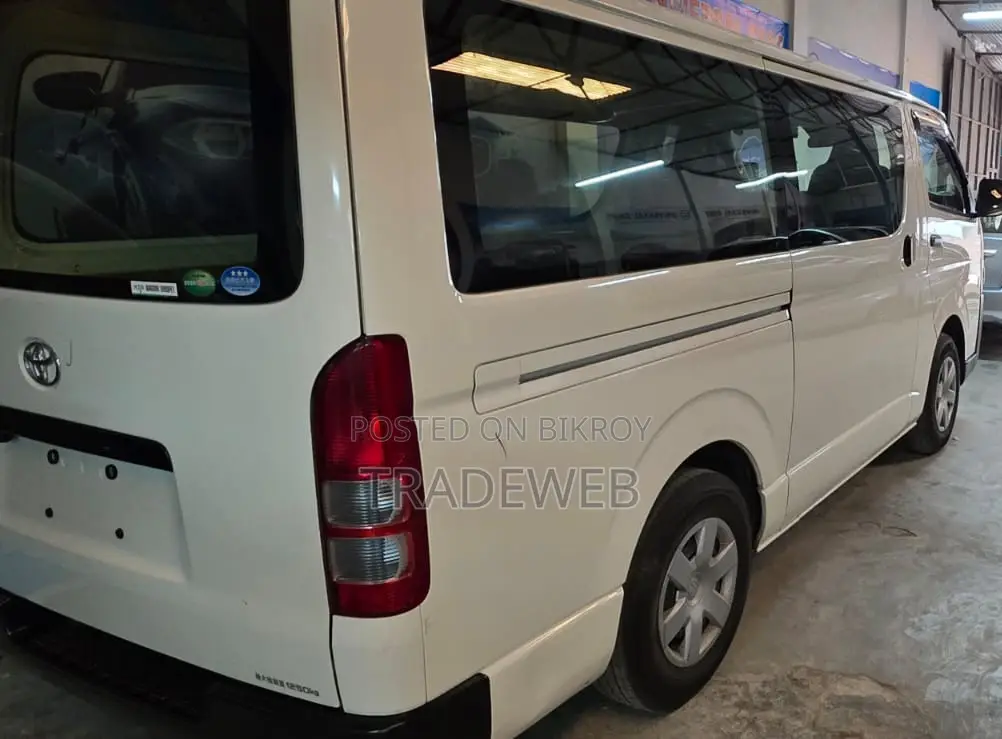 Toyota HiAce 2020 White