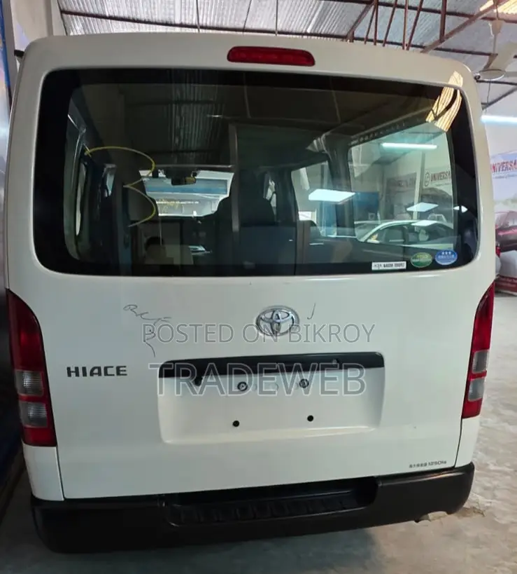 Toyota HiAce 2020 White