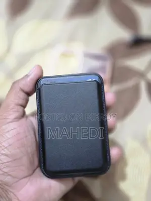 Satechi Magnetic Magsafe Wallet Holder