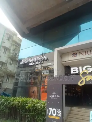 ধানমন্ডি সাতমসজিদ রোডে বিলাসবহুল কমার্শিয়াল স্পেস বিক্রয়