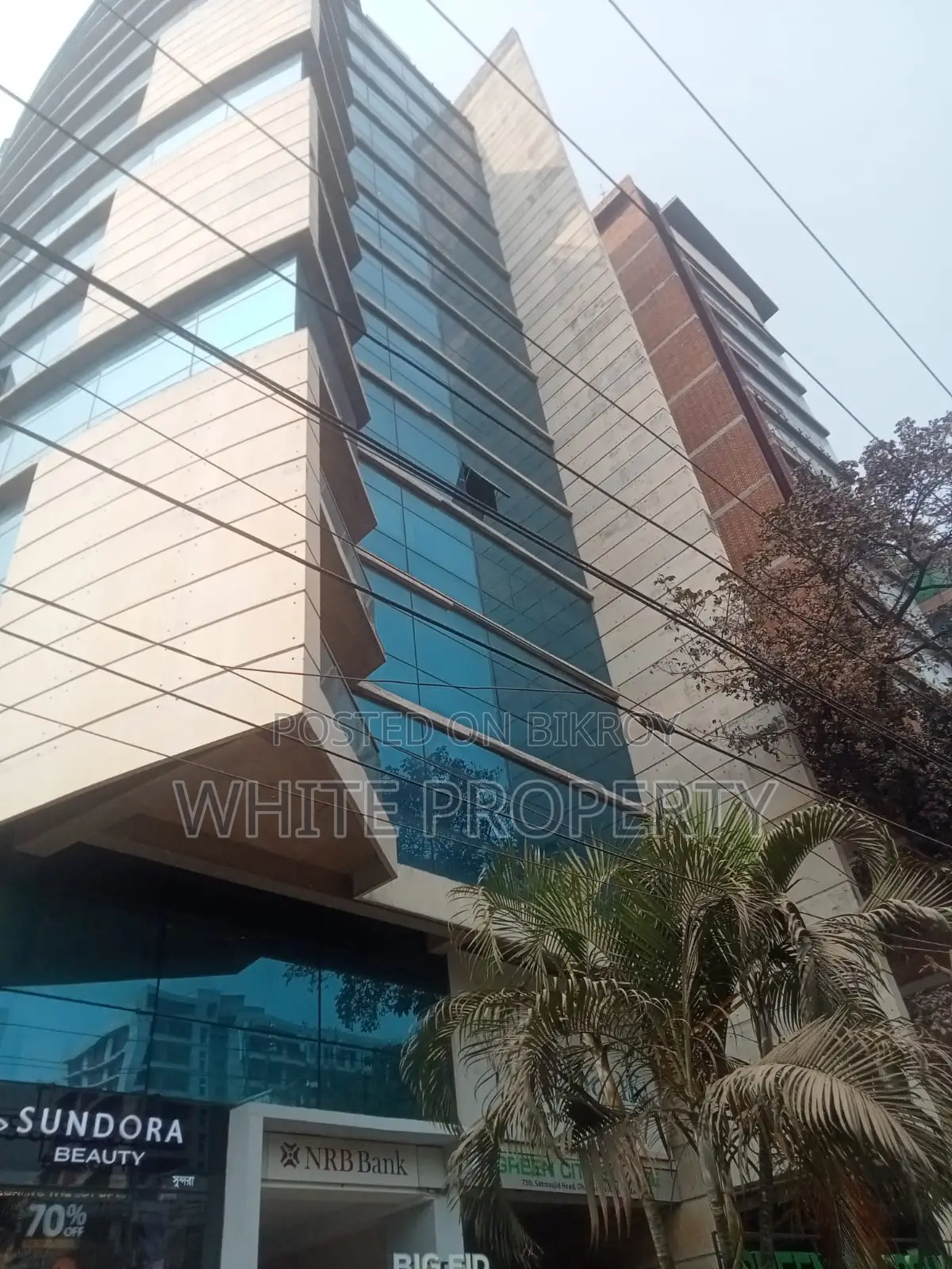 ধানমন্ডি সাতমসজিদ রোডে বিলাসবহুল কমার্শিয়াল স্পেস বিক্রয়