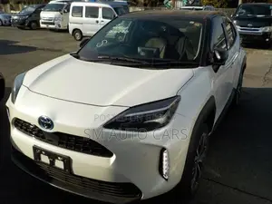 Toyota Yaris Cross Z Pearl & Black 2021