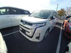 Toyota Noah X 2022