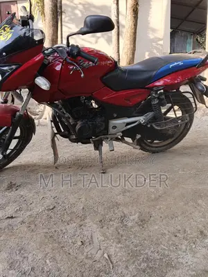 Bajaj Pulsar 150 . 2010