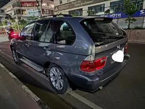 বিএমডব্লিউ ৫ সিরিজ ২০০৫ নীল