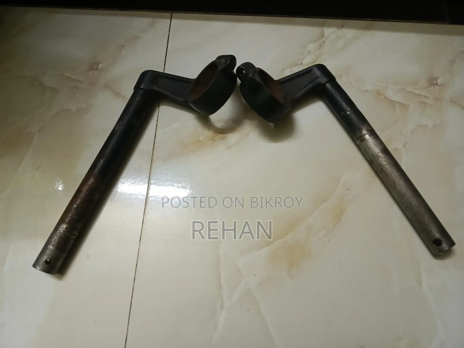 R15 v3 handle, lock