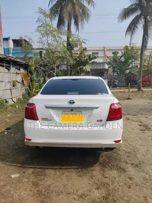 Toyota Axio 2015