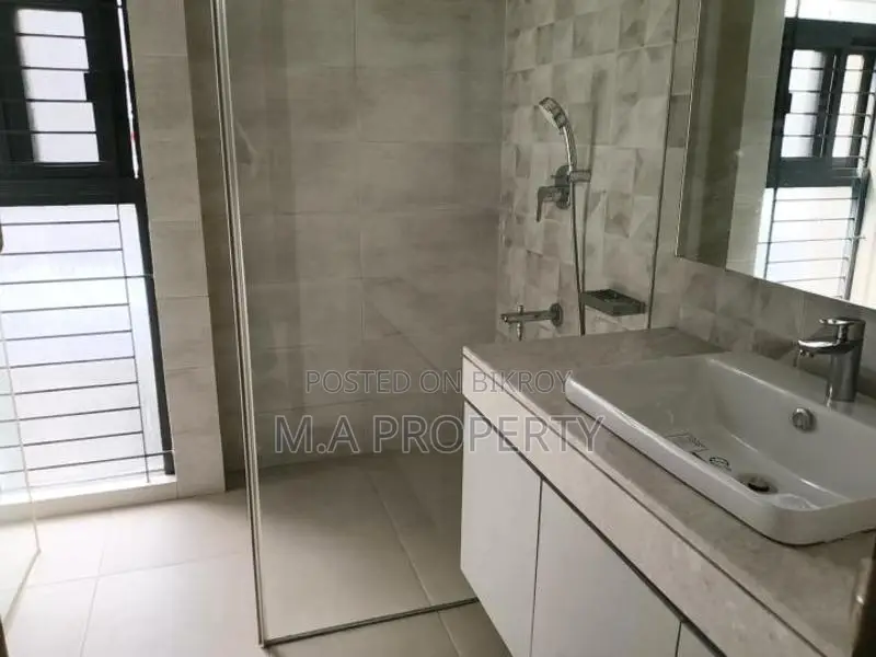 Rent Apartment Brand New 4-bedroom 2-carpark Gym+swimming