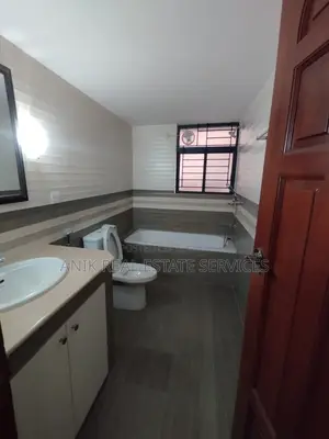 Swmming Pool Gym 4 Bedroom Un Farnised Flat Rent At Gulshan North