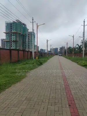 বসুন্ধরা আই ব্লক ৫ কাঠা দক্ষিণমুখী প্লট বিক্রয়, গলফ ক্লাবের কাছে