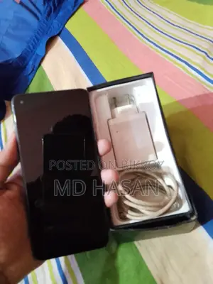 ওপ্পো এফ১৯ (৬/১২৮) (ব্যবহৃত)
