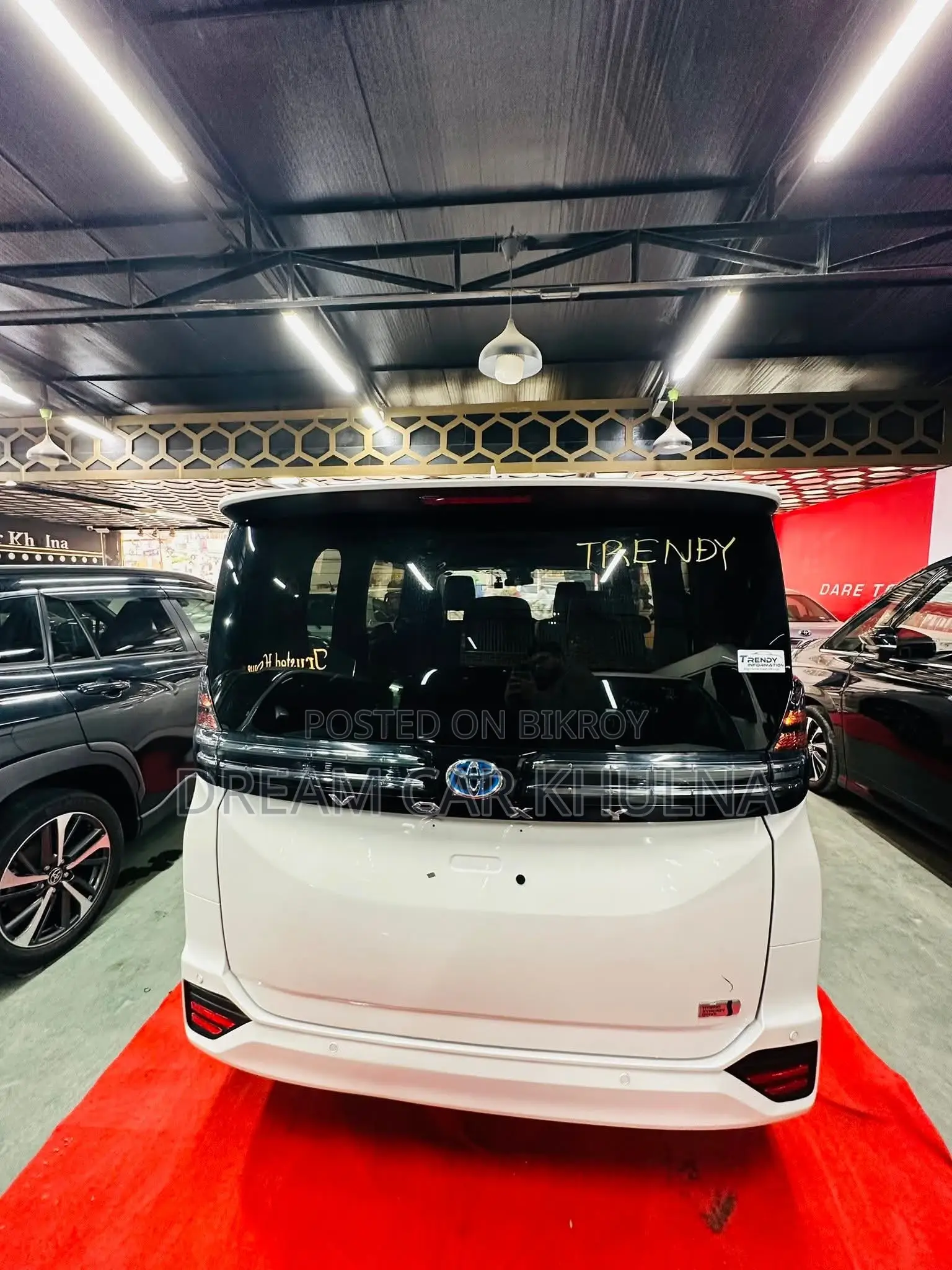 Toyota Voxy S-Z Auto foot step 2022