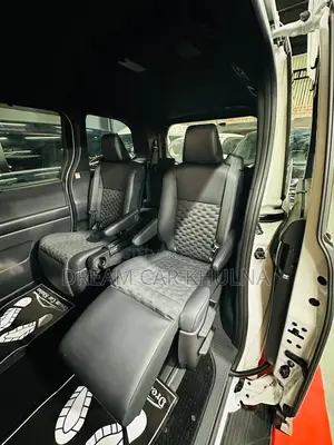 Toyota Voxy S-Z Auto foot step 2022