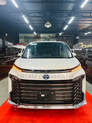 Toyota Voxy S-Z Auto foot step 2022