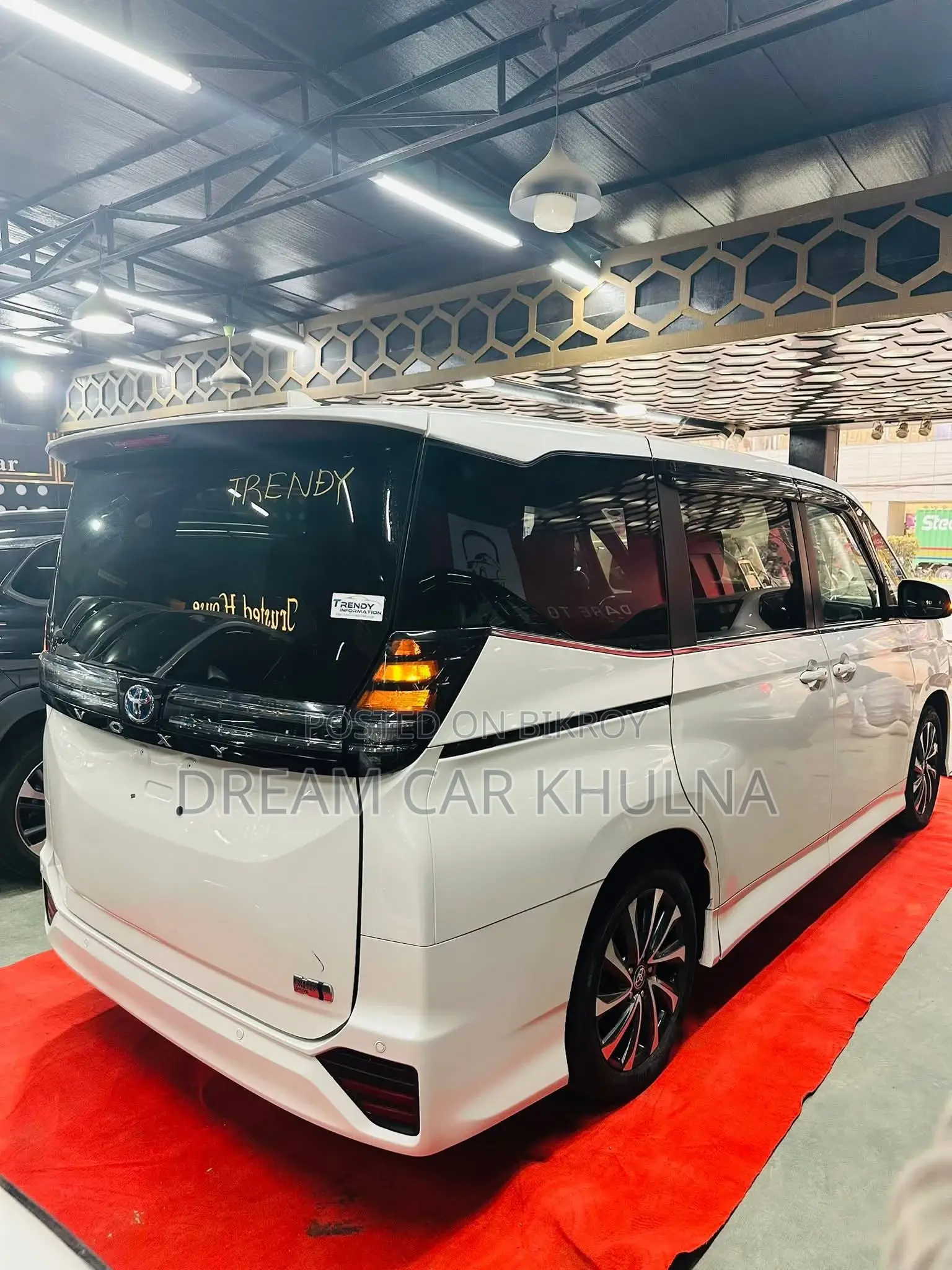 Toyota Voxy S-Z Auto foot step 2022