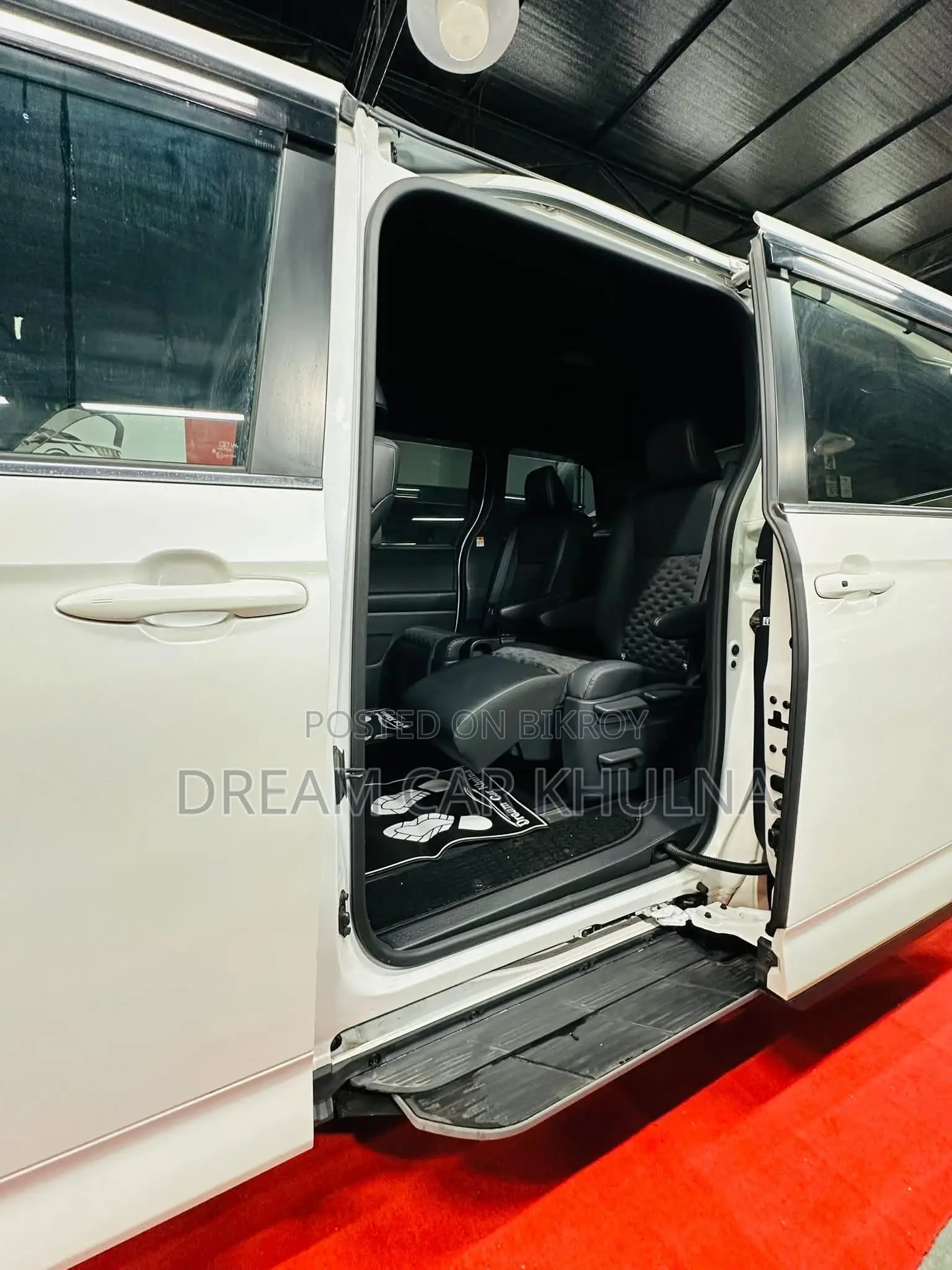 Toyota Voxy S-Z Auto foot step 2022