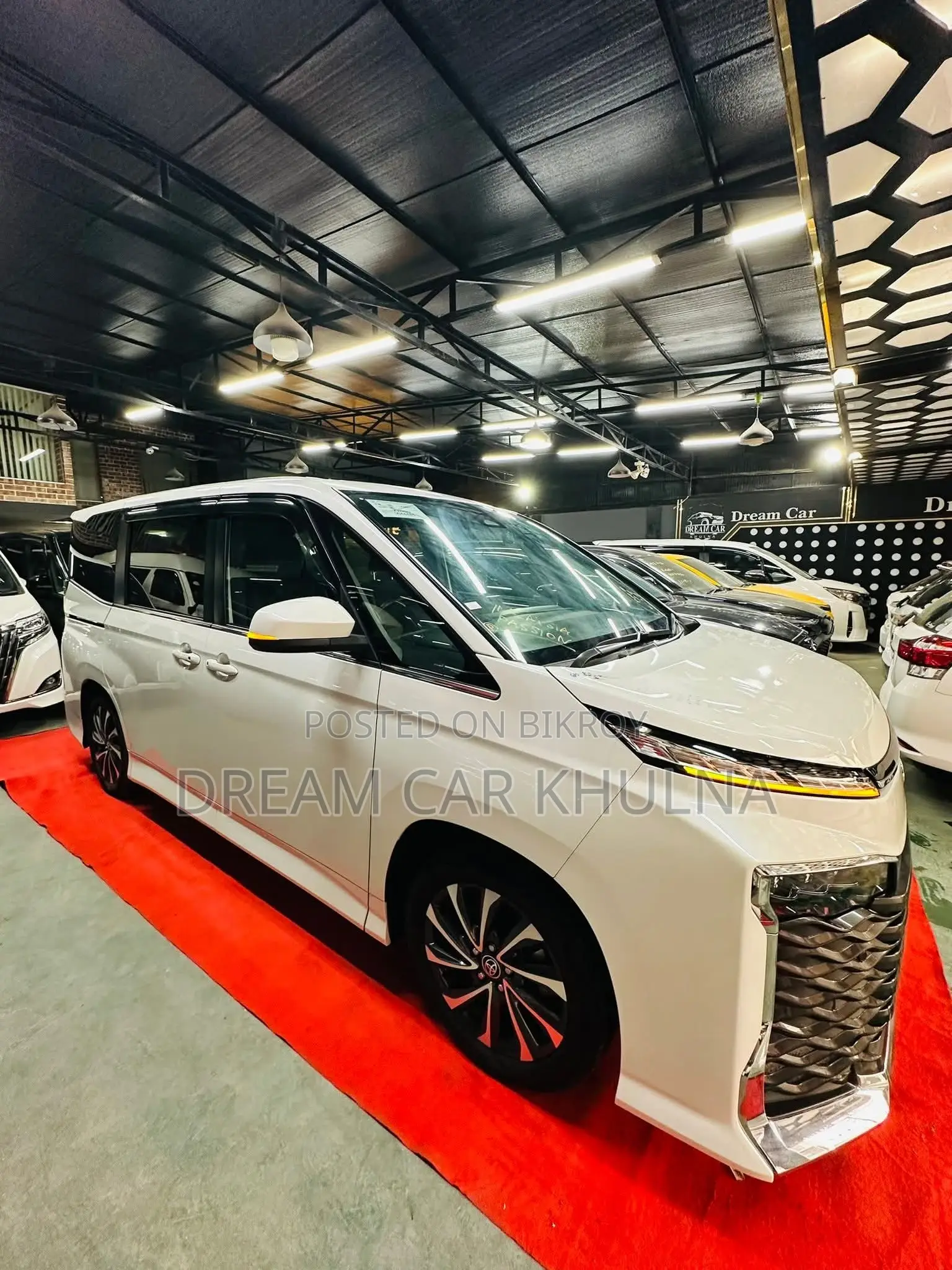 Toyota Voxy S-Z Auto foot step 2022