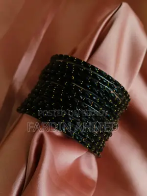 সাশ্রয়ী মূল্যে রেইনড্রপ গ্লাস ব্যাঙ্গেলস