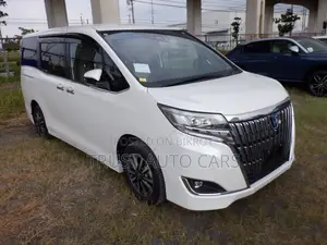 Toyota Esquire GI, HYBRID 2021