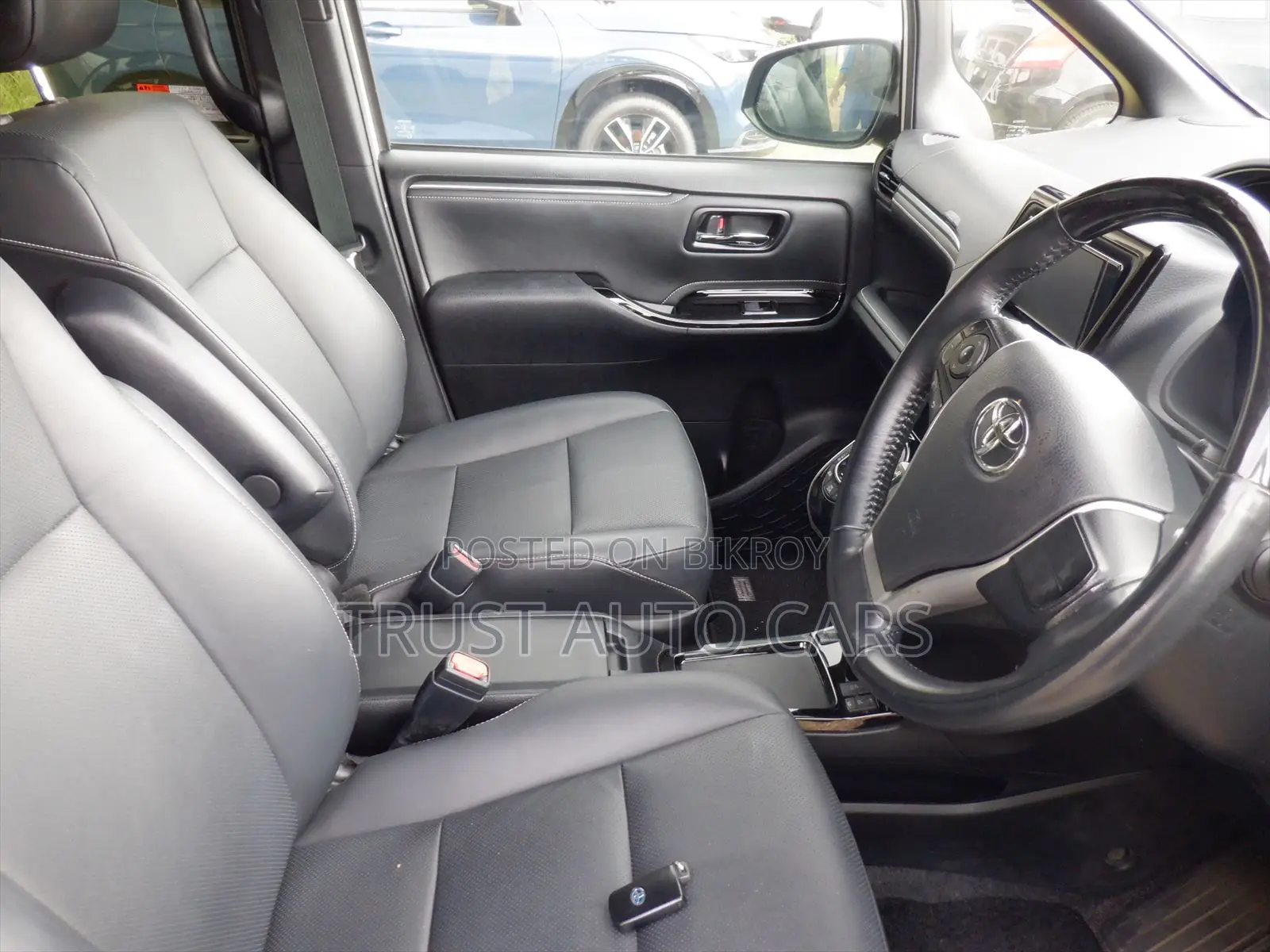 Toyota Esquire GI, HYBRID 2021