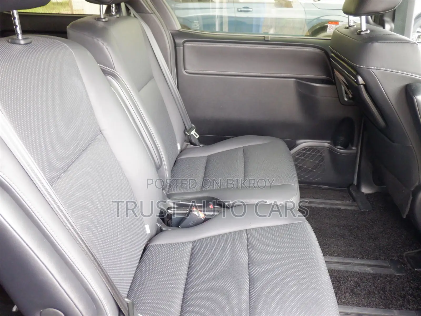 Toyota Esquire GI, HYBRID 2021