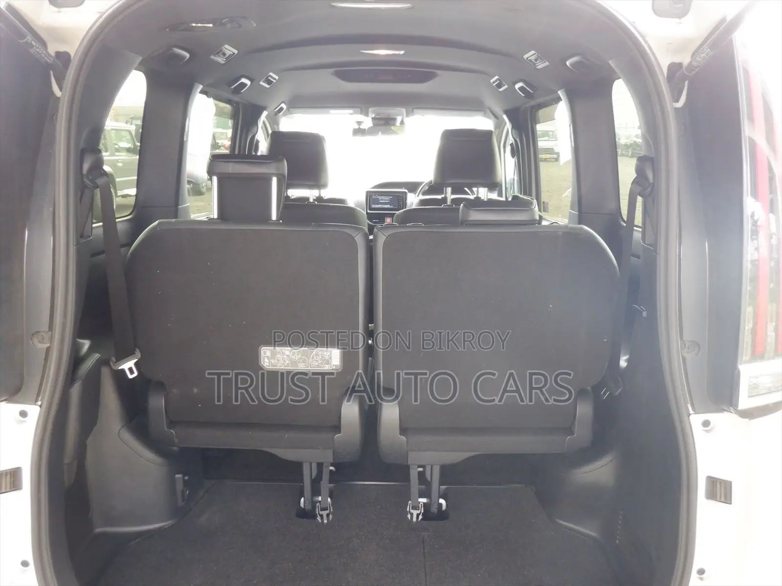 Toyota Esquire GI, HYBRID 2021