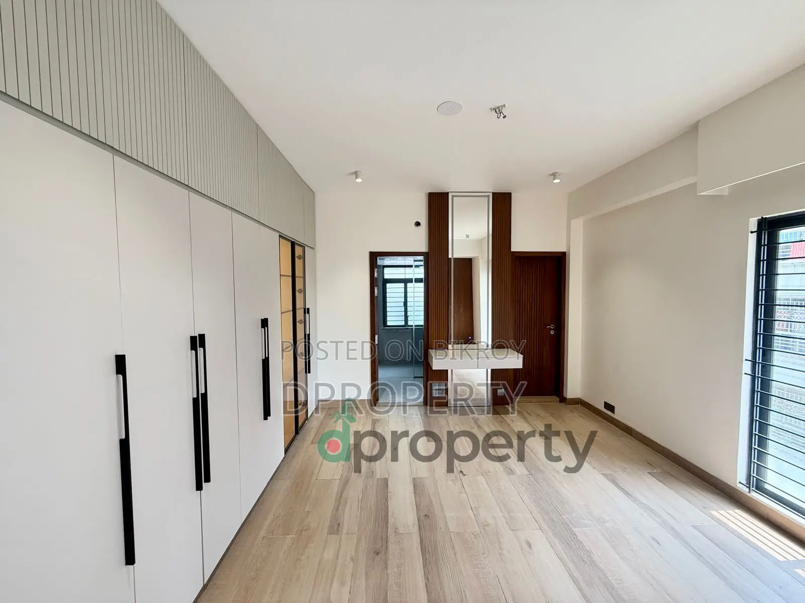4bdrm Apartment in Basundhara for Rent