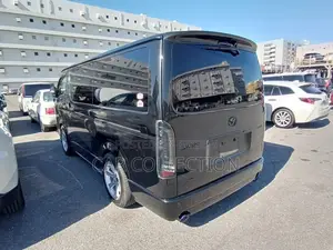 Toyota Hiace Super GL Power Door 2022