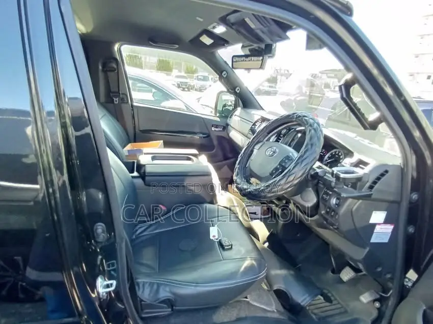 Toyota Hiace Super GL Power Door 2022