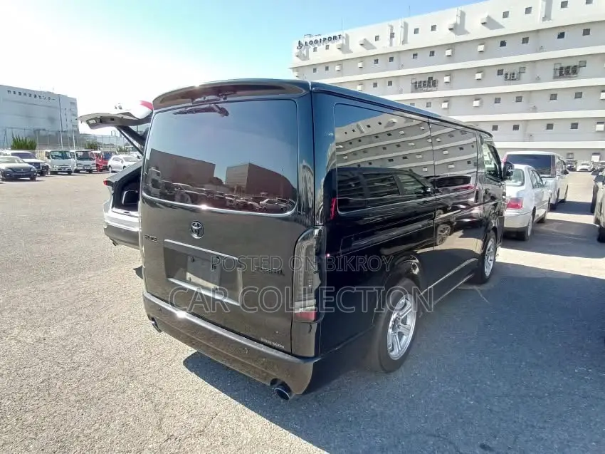 Toyota Hiace Super GL Power Door 2022