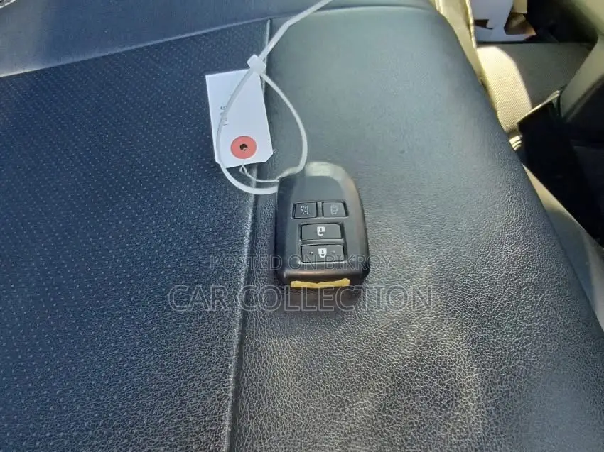 Toyota Hiace Super GL Power Door 2022
