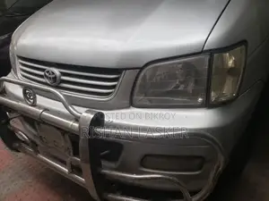 Toyota Noah Townace 2004