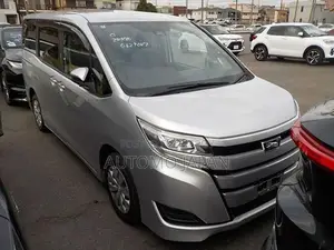 Toyota Noah X LED 2020