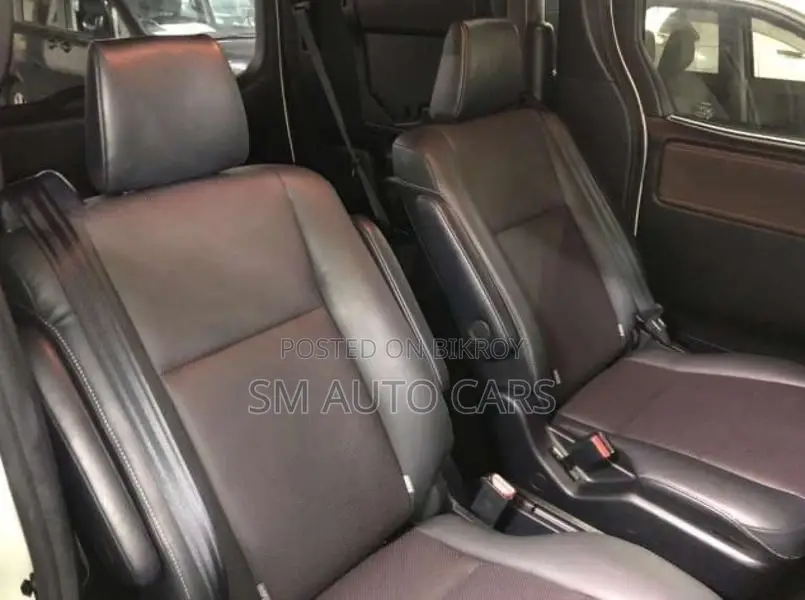 Toyota Esquire Hybrid Gi Pearl 2021