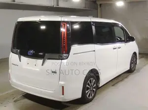 Toyota Esquire Hybrid Gi Pearl 2021