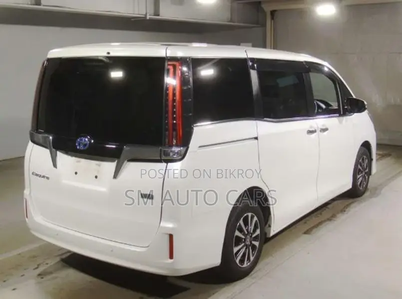 Toyota Esquire Hybrid Gi Pearl 2021