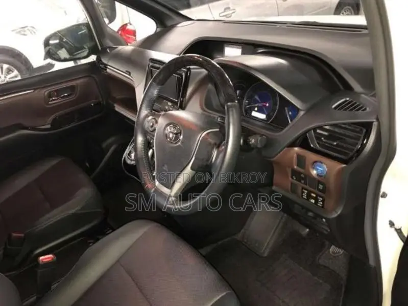 Toyota Esquire Hybrid Gi Pearl 2021