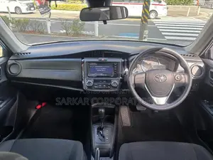 Toyota Axio EX Hybrid 2021