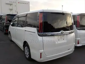 Toyota Noah X LED 2020