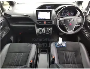 Toyota Esquire GI Premium 2020