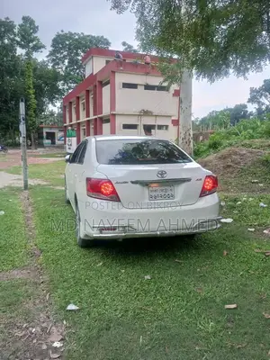 Toyota Allion . 2013