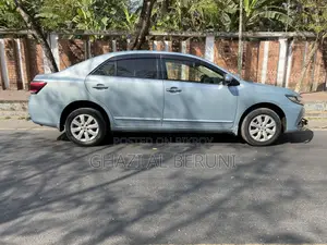 Toyota Premio . 2016