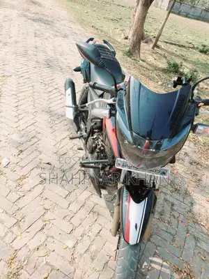 TVS Apache RTR 160 . 2022