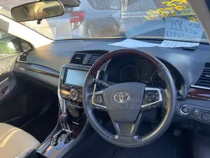 Toyota Premio 2021