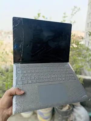 মাইক্রোসফট সারফেস ৩ ল্যাপটপ বিক্রয়ের জন্য